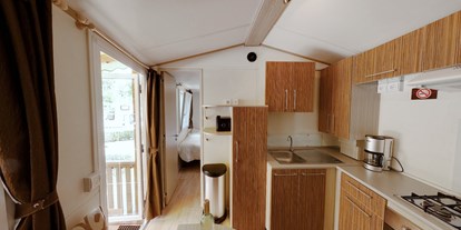 Luxuscamping - Terrasse - Florenz - Campeggio Barco Reale - Suncamp Sunlodge Maple von Suncamp auf Camping Barco Reale