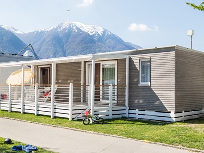Luxuscamping - Terrasse - Schweiz - Campofelice Camping Village Prestige Ibisco auf Campofelice Camping Village