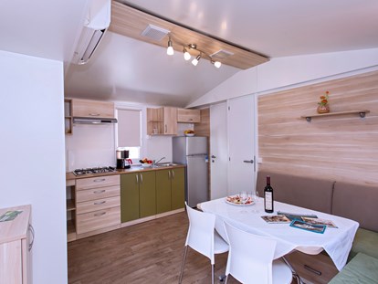 Luxuscamping - Kochmöglichkeit - Zadar - Šibenik - Camping Park Soline Mobilheim Premium auf Camping Park Soline