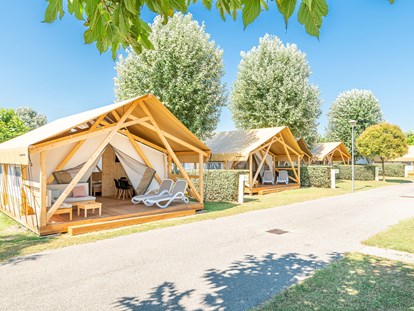 Luxuscamping - Terrasse - Venedig - Camping Marelago Koala Zelt auf Camping Marelago