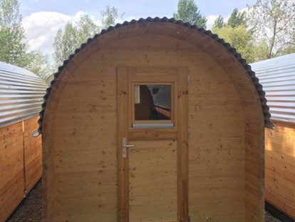 Luxuscamping - Art der Unterkunft: spezielle Unterkunft - Region Schwaben - Campingplatz Markelfingen Schlaf-Häusle auf dem Campingplatz Markelfingen