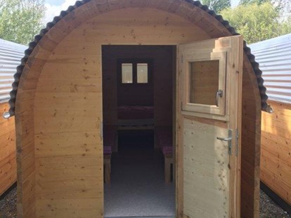Luxuscamping - Art der Unterkunft: spezielle Unterkunft - Region Schwaben - Campingplatz Markelfingen Schlaf-Häusle auf dem Campingplatz Markelfingen