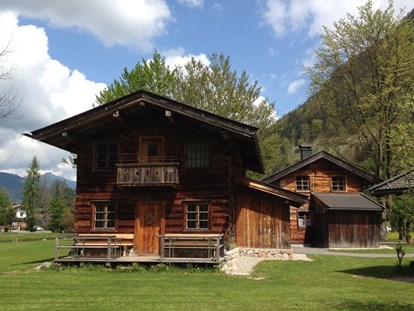 Luxuscamping - Art der Unterkunft: Bungalow - Tiroler Unterland - Scheffsnother Stube für 6-8 Personen - Grubhof Almhütte Scheffsnother Stube im Almdorf Grubhof
