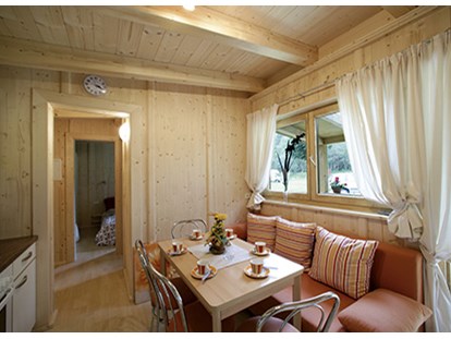 Luxuscamping - getrennte Schlafbereiche - Österreich - Camping Ötztal Alpine Lodges auf Camping Ötztal