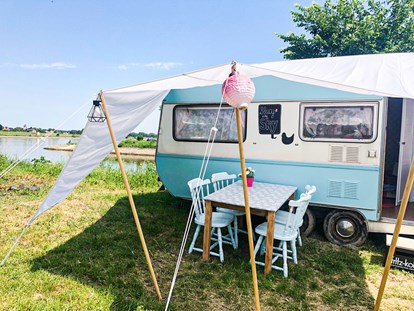 Luxuscamping - TV - Flusslandschaft Elbe - StrandCamper im Vintage-Look - Camping Stover Strand Camping Stover Strand