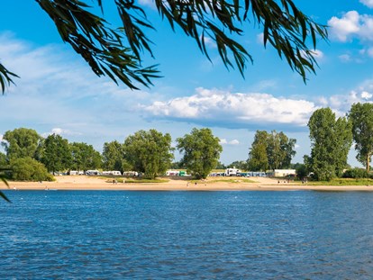 Luxuscamping - WC - Flusslandschaft Elbe - Lage direkt an der Elbe - Camping Stover Strand Camping Stover Strand