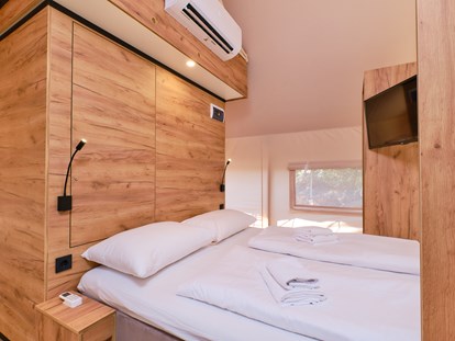 Luxuscamping - Geschirrspüler - Zadar - Schlafzimmer - Camping Cikat Glamping Zelt Typ Premium auf Camping Čikat 