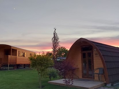 Luxuscamping - Kühlschrank - Soltau Wolterdingen - Aussenansicht - Campingplatz "Auf dem Simpel" Schnuckenbude auf Campingplatz "Auf dem Simpel"