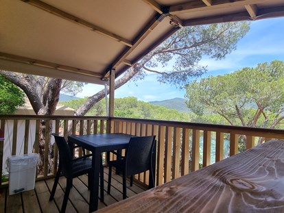 Luxury camping - Tuscany - Glamping Tent Mini Lodge auf Camping Lacona Pineta - Camping Lacona Pineta Glamping Tent Mini Lodge auf Camping Lacona Pineta