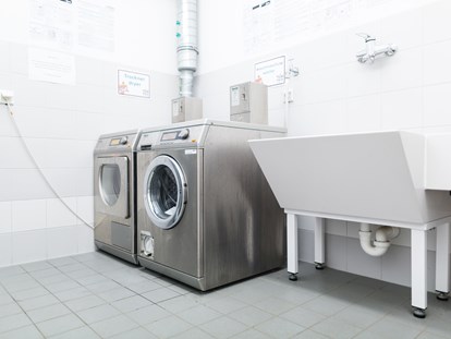 Luxuscamping - Wellnessbereich - Waschmaschinen- und Trocknerraum - Trixi Ferienpark Zittauer Gebirge