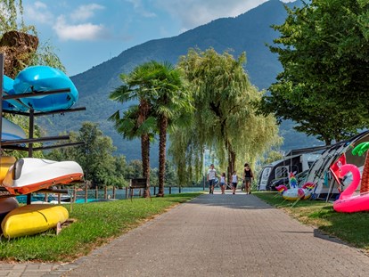 Luxuscamping - barrierefreier Zugang ins Wasser - Campofelice Camping Village
