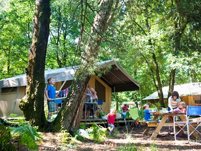 Luxuscamping - Ile de France - Zelt Toile & Bois Sweet - Aussenansicht - Camping Indigo Paris Zelt Toile & Bois Sweet für 5 Pers. auf Camping Indigo Paris