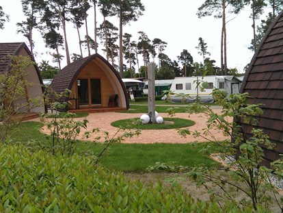 Luxuscamping - Preisniveau: günstig - Brandenburg Nord - Campingpark Buntspecht Gotikdorf im Campingpark Buntspecht - Haustyp Susanne