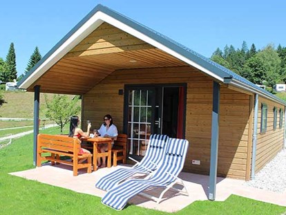 Luxuscamping - Sonnenliegen - Oberbayern - Campingplatz Allweglehen Chalet auf Campingplatz Allweglehen