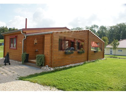 Luxuscamping - Kochutensilien - Region Schwaben - Bungalow Family Plus  - Camping & Ferienpark Orsingen Bungalows auf Camping & Ferienpark Orsingen