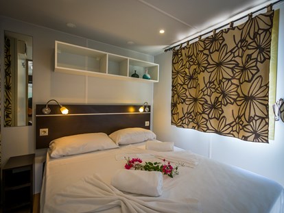 Luxuscamping - getrennte Schlafbereiche - Muravera - Tiliguerta Glamping & Camping Village Dreizimmer Komfort Mobilheim (24 qm)