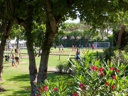 Luxuscamping - Kochutensilien - Venetien - Spielplatz - Camping Ca' Pasquali Village Mobilheim Torcello Plus Gold auf Camping Ca' Pasquali Village