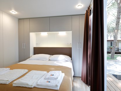 Luxuscamping - WC - Cavallino-Treporti - Doppelzimmer - Camping Vela Blu Mobilheim Top Residence Platinum auf Camping Vela Blu