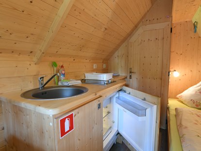 Luxuscamping - WC - Bayern - Küchenzeile im Family-Troll - Waldcamping Brombach Family Troll am Waldcamping Brombach