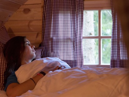 Luxuscamping - Art der Unterkunft: Hütte/POD - Rasen - Antholz (BZ) - Fass Schlafraum - Camping Residence Chalet CORONES Schlaffässer auf Camping Residence Chalet CORONES