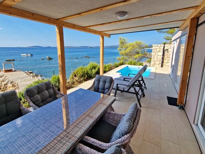Luxuscamping - Art der Unterkunft: Strandhaus - Kroatien - Lavanda Camping - Luxury Mobile Home mit Pool on the beach - Lavanda Camping**** Luxury Mobile Home mit swimmingpool