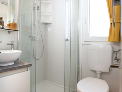Luxuscamping - Sonnenliegen - Split - Dubrovnik - Second bathroom - Lavanda Camping**** Luxury Mobile Home mit swimmingpool