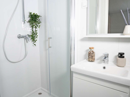 Luxuscamping - Geschirrspüler - Adria - Bathroom - Lavanda Camping**** Premium Tris Mobile Home