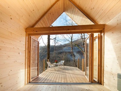 Luxuscamping - Art der Unterkunft: Tiny House - Slowenien - Holzhütte Lilija - Kamp Koren Kobarid Holzhütte „Glamping Lilija“
