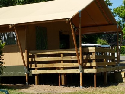 Luxuscamping - Dusche - Le Rhône - Natur Lodges Zelte auf Le Village des Meuniers - Camping Le Village des Meuniers Natur Lodges Zelte auf Camping Le Village des Meuniers