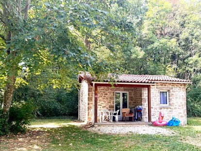 Luxuscamping - Art der Unterkunft: Tiny House - Meublé de tourisme - Domaine de la Dombes Mietunterkünfte Camping und Campingplätze in der Domaine de la Dombes