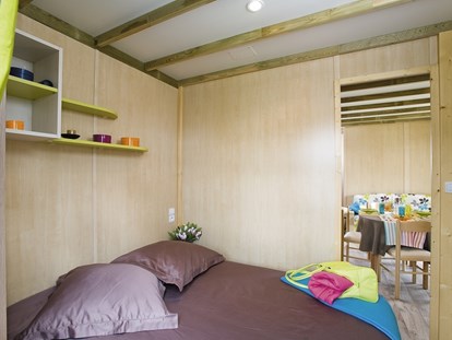 Luxuscamping - Kühlschrank - Centre - Chalet 2 Schlafzimmer Basic - Domaine des Alicourts Chalet / Cottage für 2-4 Personen auf Domaine des Alicourts