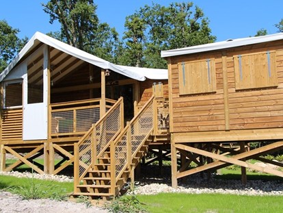 Luxuscamping - Terrasse - Centre - Explorer Lodge von außen - Domaine des Alicourts Explorer Lodge für 6 Personen auf Domaine des Alicourts