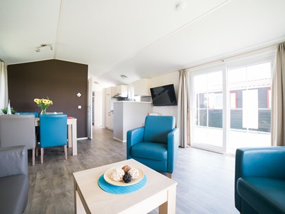 Luxuscamping - TV - Nordsee - Nordsee-Camp Norddeich Chalet Park Nordsee-Camp Norddeich