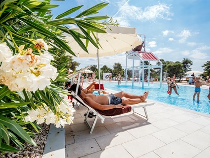 Luxuscamping - getrennte Schlafbereiche - Nin - Poolanlage - Zaton Holiday Resort Glamping Zelte auf Zaton Holiday Resort