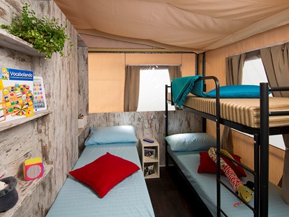 Luxuscamping - TV - Dalmatien - Schlafzimmer - Zaton Holiday Resort Glamping Zelte auf Zaton Holiday Resort