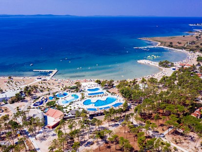 Luxuscamping - Terrasse - Kroatien - Zaton Holiday Resort Mobilheime auf Zaton Holiday Resort