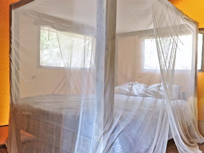 Luxuscamping - Dusche - Comfort Camping Tenuta Squaneto Comfort Lodge Zelte auf dem Comfort Camping Tenuta Squaneto
