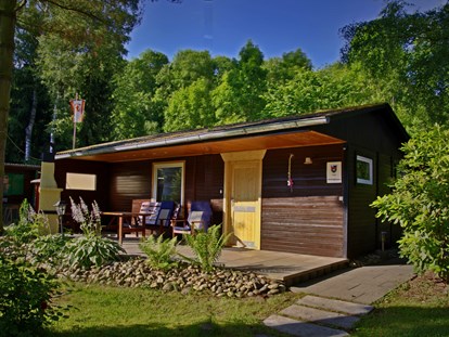 Luxuscamping - Sonnenliegen - Hessen - Camping- und Ferienpark Teichmann Mobilheime Typ I auf Camping- und Ferienpark Teichmann