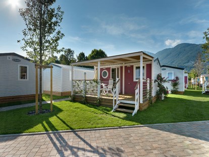 Luxuscamping - Dusche - Schweiz - Campofelice Camping Village Bungalow AZALEA Life auf Campofelice Camping Village