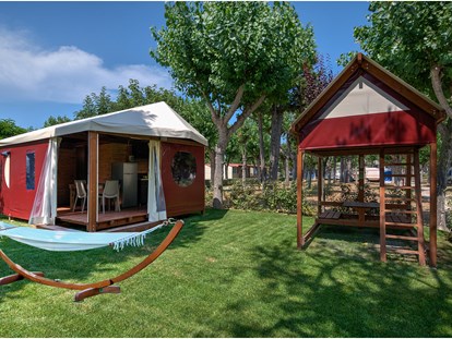 Luxuscamping - Terrasse - Adria - Eurcamping Mini Lodge Lagrein Plus auf  Eurcamping 