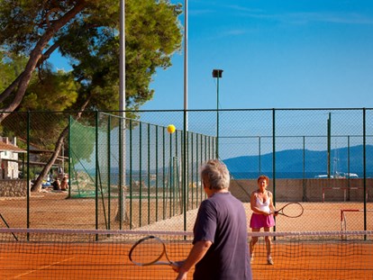 Luxuscamping - getrennte Schlafbereiche - Kroatien - Tennis - Camping Baldarin Glamping-Zelte auf Camping Baldarin