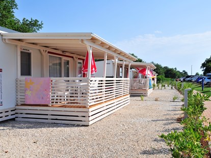 Luxuscamping - Kochmöglichkeit - Istrien - Camping Bijela Uvala - Gebetsroither Luxusmobilheim von Gebetsroither am Camping Bijela Uvala