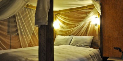 Luxuscamping - Kochmöglichkeit - Mali Losinj - gemütliches Doppelbett - Camping Village Poljana - Suncamp SunLodge Bintulu von Suncamp auf Camping Village Poljana