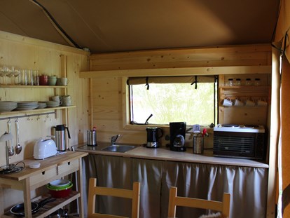 Luxuscamping - Dusche - Zeltlodges 5x5 m Kochgelegenheit - Zelt Lodges Campingplatz Ammertal Zelt Lodges Campingplatz Ammertal