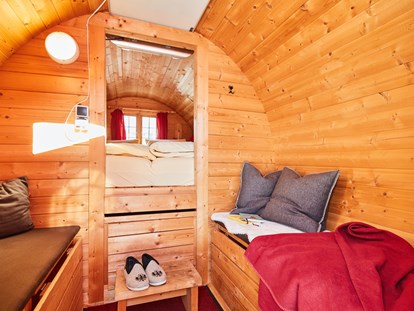 Luxury camping - Art der Unterkunft: Schlaffass - Innenbereich Wohnfass.  - Camping Dreiländereck in Tirol Wohnfässer am Camping Dreiländereck in Tirol