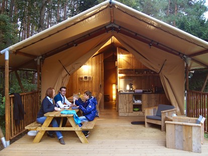 Luxuscamping - getrennte Schlafbereiche - Franken - Waldcamping Brombach Safarizelt am Waldcamping Brombach