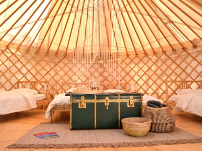 Luxuscamping - Heizung - Schweiz - Camping Bellinzona Mongolische Jurte am Camping Bellinzona