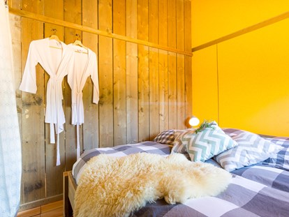 Luxuscamping - Kühlschrank - Split - Dubrovnik - Safari-zelt Schlafzimmer mit Doppelbett - Boutique camping Nono Ban Boutique camping Nono Ban