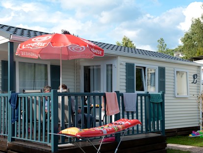 Luxuscamping - Preisniveau: moderat - Rheinland-Pfalz - Prümtal-Camping Oberweis Mobilheime 4 P auf Prümtal-Camping Oberweis