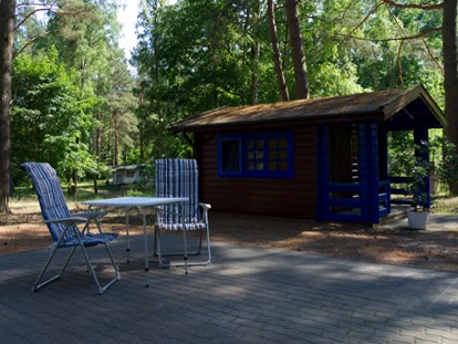 Luxury camping - Gartenmöbel - Vorpommern - Naturcampingpark Rehberge Radhütte Radieschen am Wurlsee - Naturcampingpark Rehberge